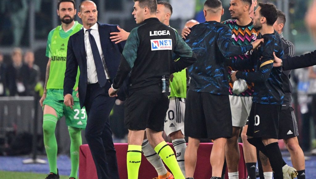 Juventus y Allegri expulsados: "Uno del Inter me pateó. El árbitro Valeri estuvo bien"