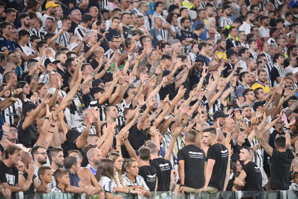 Aficionados de la Juventus en problemas tras el Paris Saint-Germain - Juventus