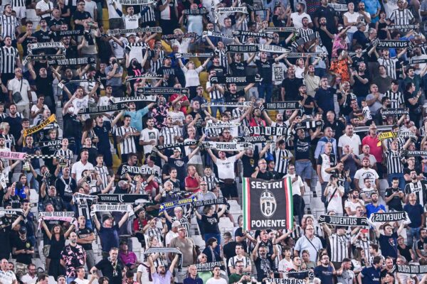 Aficionados de la Juventus París Saint-Germain
