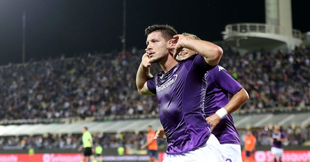 Final - Fiorentina Basaksehir 2-1, el doblete de Jovic determina el reto