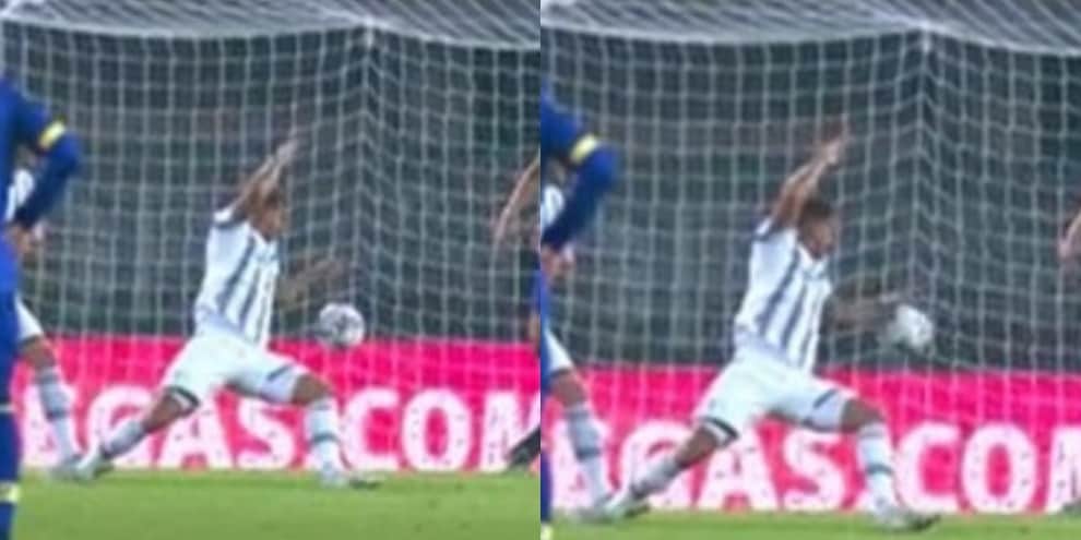 Verona Juventus, Danilo se toca la mano con una caída: por eso Di Bello no pita penalti