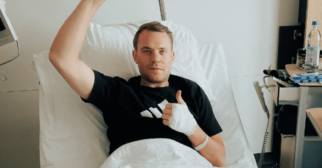 Alemania, Neuer se rompe la pierna esquiando: se acabó la temporada